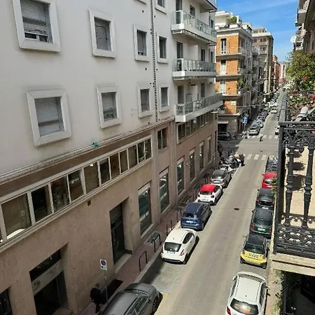 Attico Imperiale - In Centro, Tra Stazione E Vecchia Apartment *