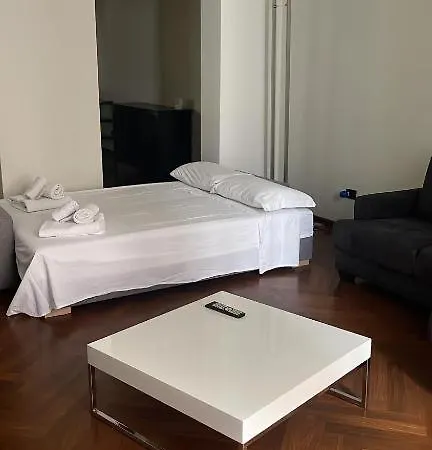 Apartment Attico Imperiale - In Centro, Tra Stazione E Vecchia